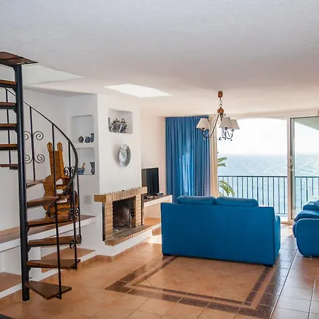 Apartment Tuhillo
